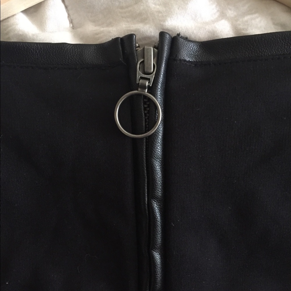 Long sleeve cropped corset top by Nasty Gal - Picture 6 of 8
